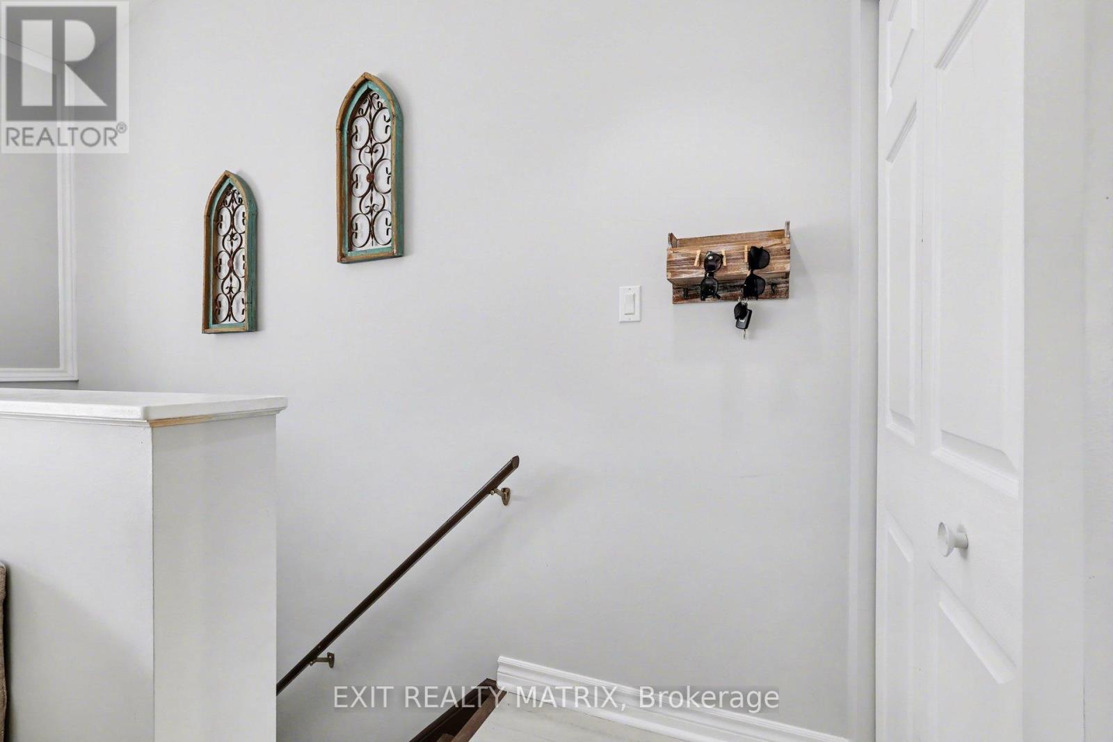 2 - 1238 Marenger Street, Ottawa, Ontario  K1C 1S2 - Photo 4 - X12924220