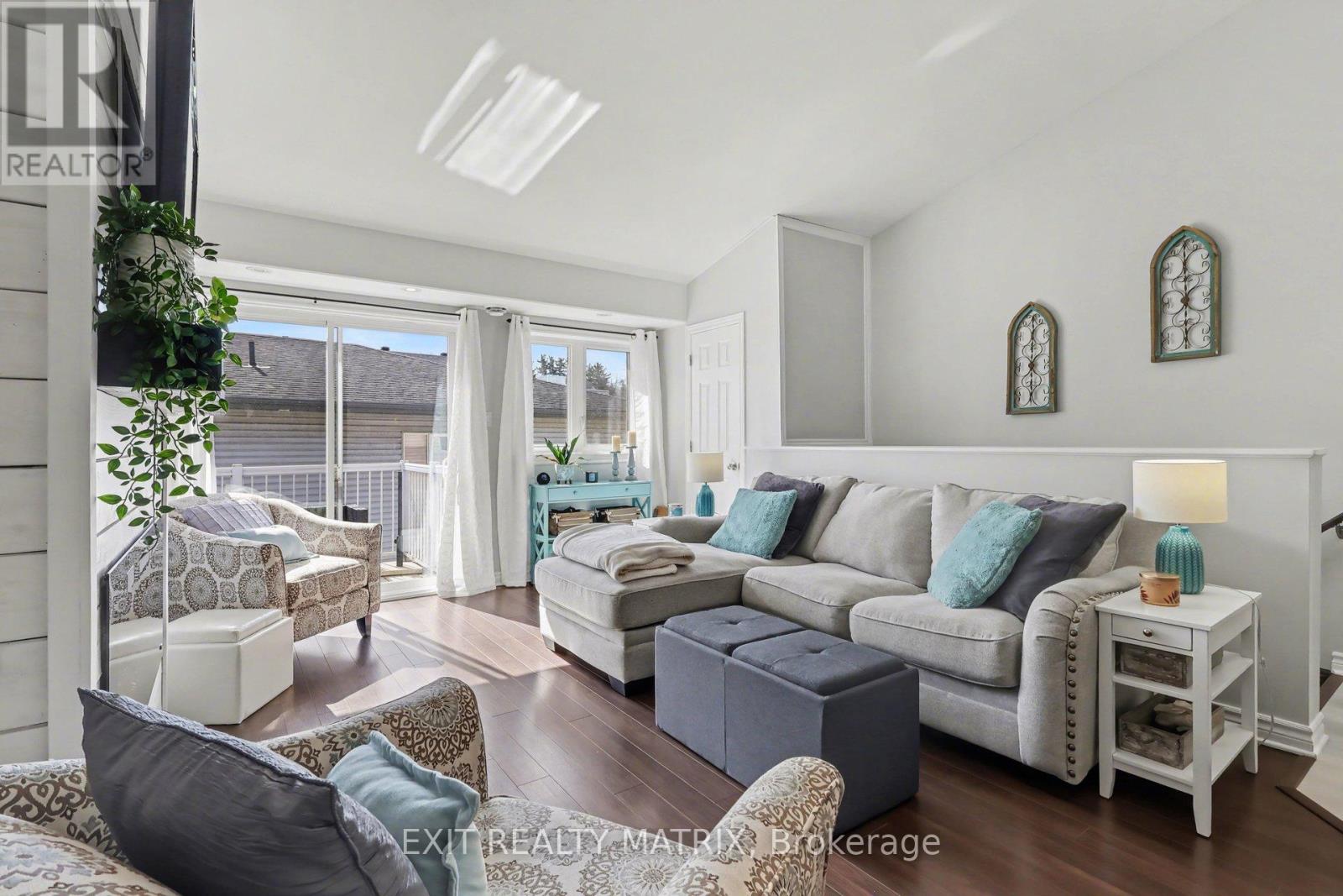 2 - 1238 Marenger Street, Ottawa, Ontario  K1C 1S2 - Photo 5 - X12924220