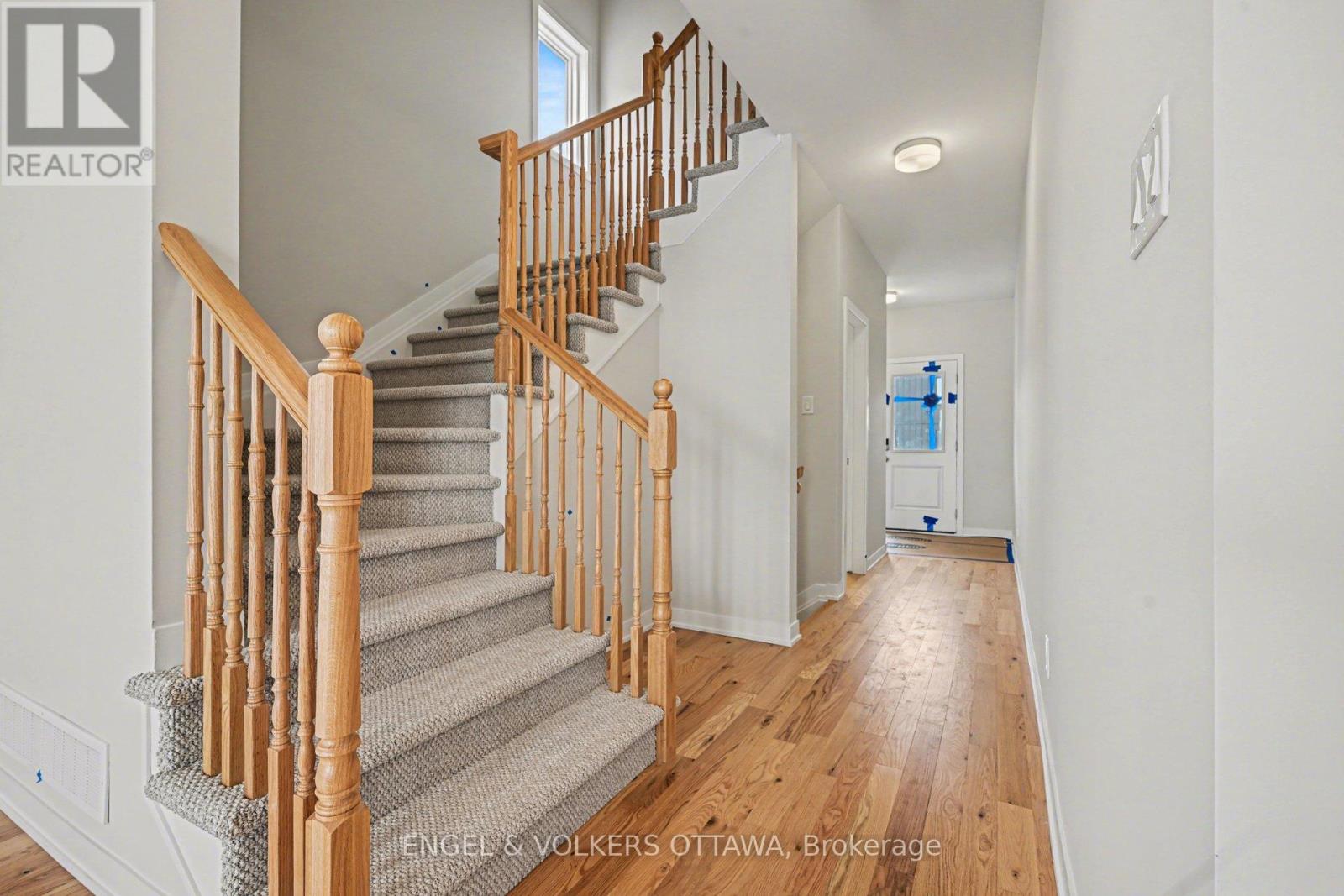 748 Tincture Place, Ottawa, Ontario  K2K 1X7 - Photo 2 - X12924234