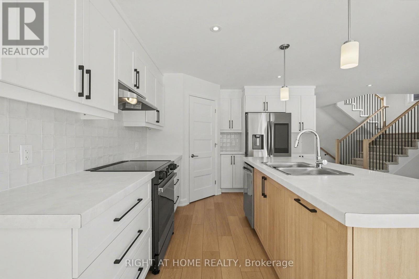 429 Aurora Street, Russell, Ontario  K4R 0L3 - Photo 11 - X12924266