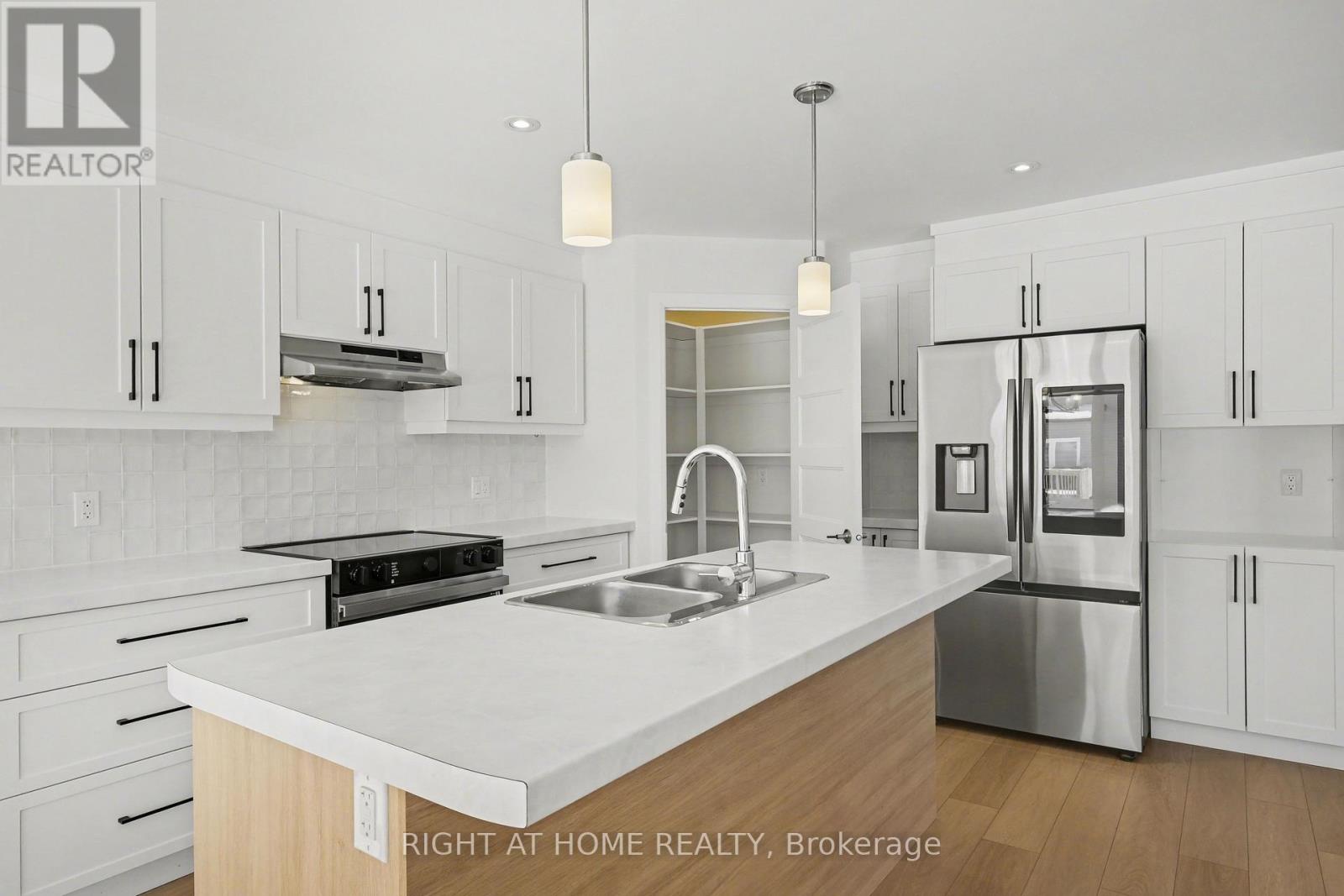 429 Aurora Street, Russell, Ontario  K4R 0L3 - Photo 12 - X12924266