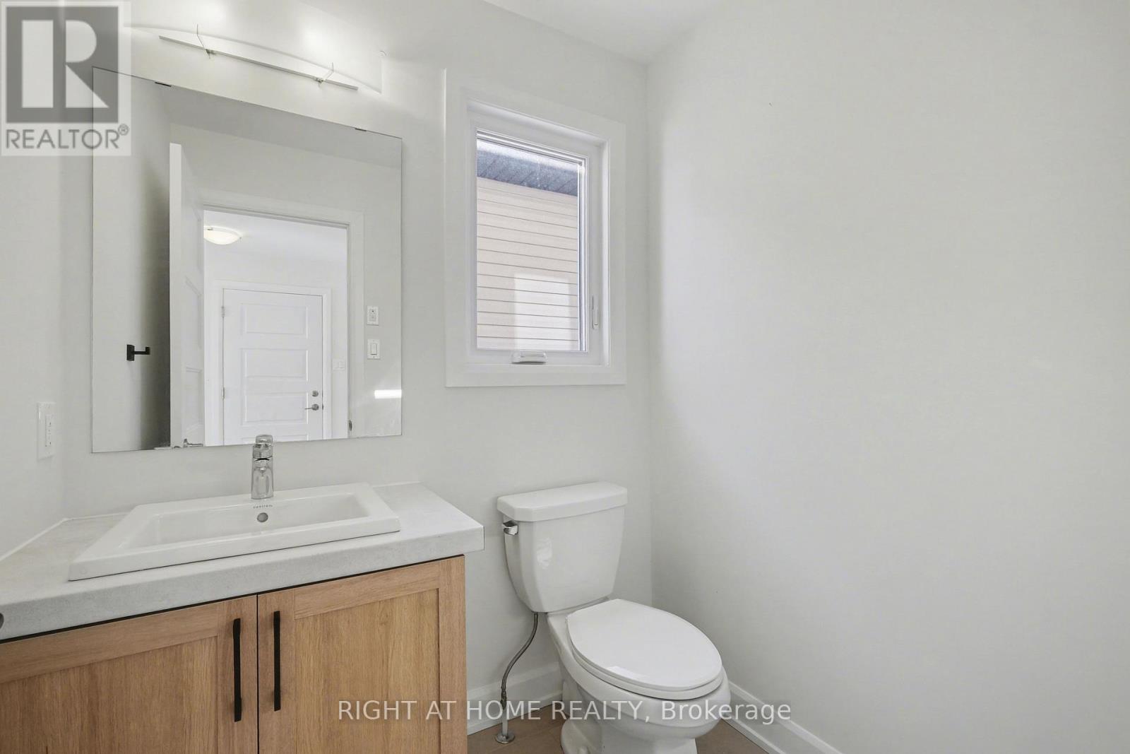 429 Aurora Street, Russell, Ontario  K4R 0L3 - Photo 6 - X12924266