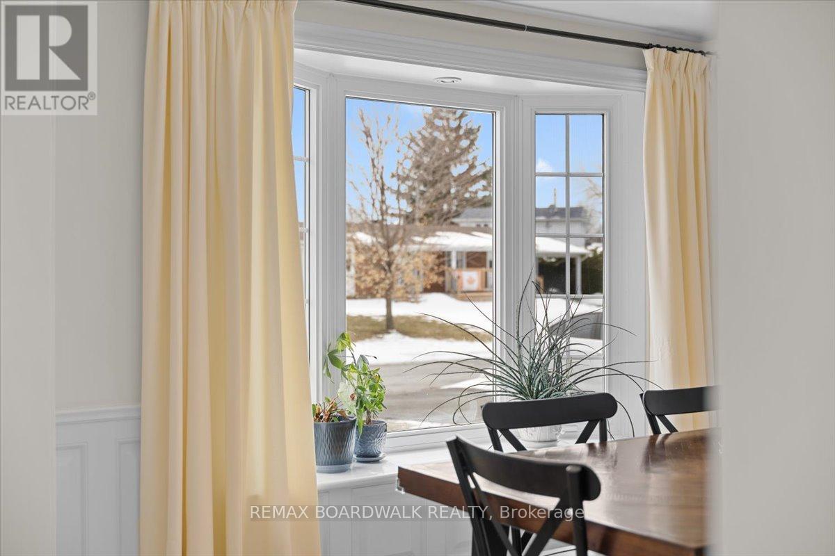 373 Hatfield Crescent, Ottawa, Ontario  K1E 1M6 - Photo 11 - X12924286