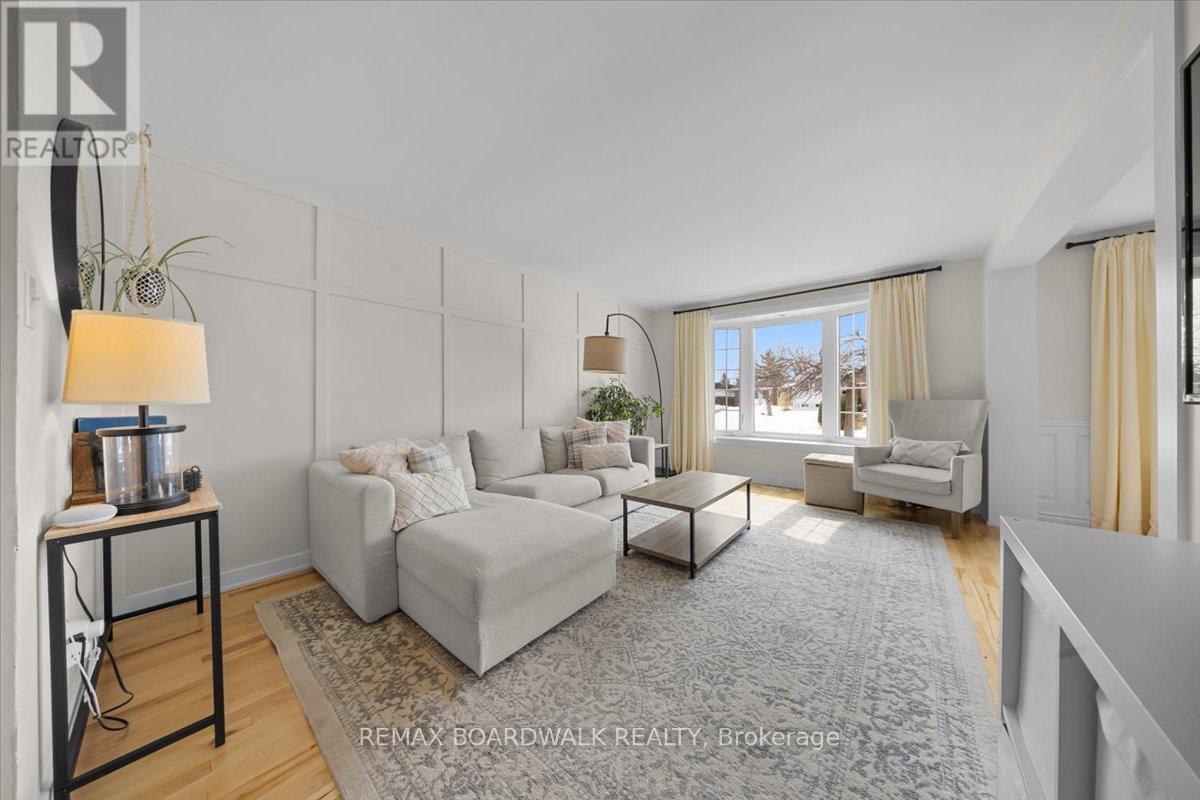 373 Hatfield Crescent, Ottawa, Ontario  K1E 1M6 - Photo 6 - X12924286