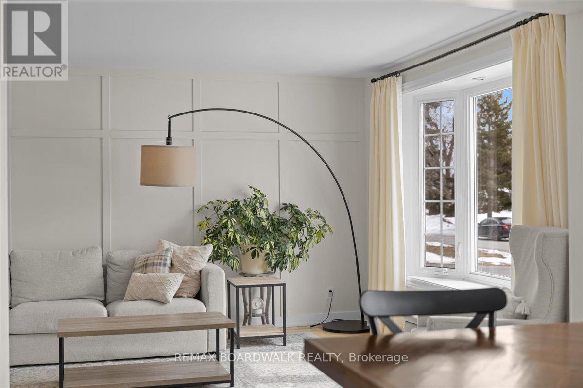 373 Hatfield Crescent, Ottawa, Ontario  K1E 1M6 - Photo 7 - X12924286