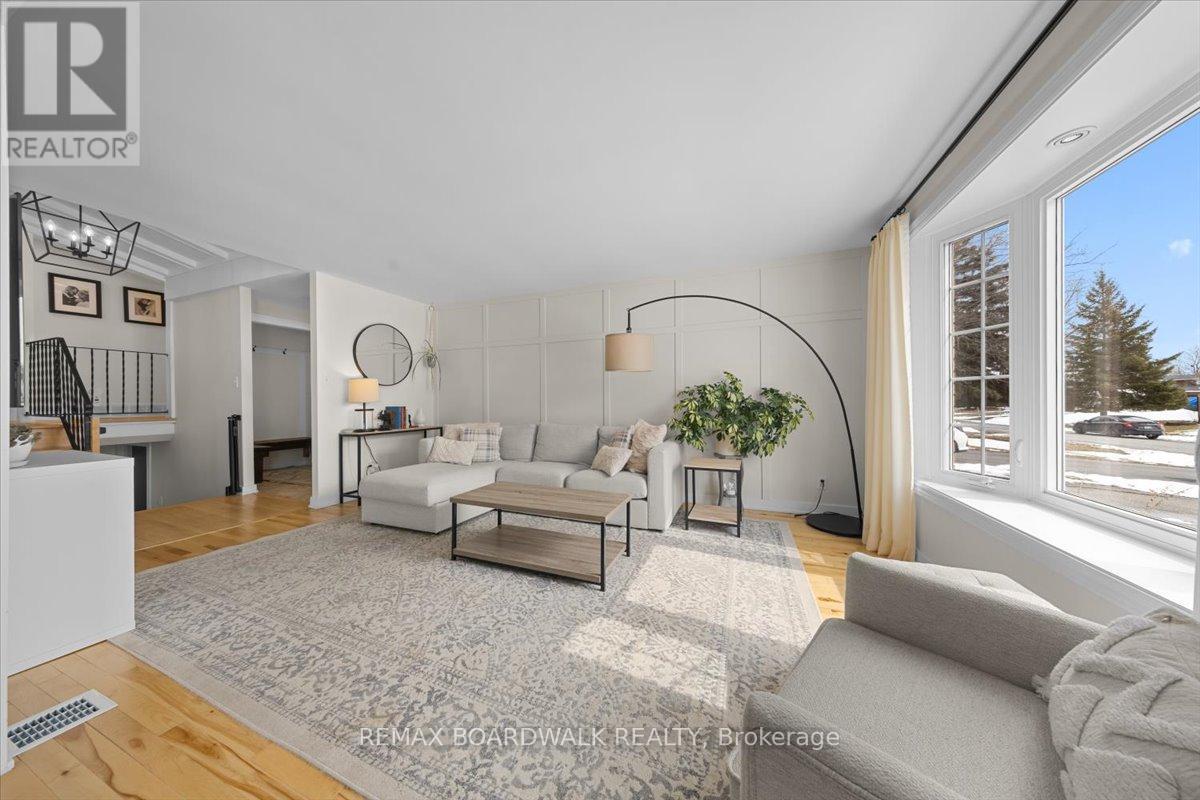 373 Hatfield Crescent, Ottawa, Ontario  K1E 1M6 - Photo 9 - X12924286