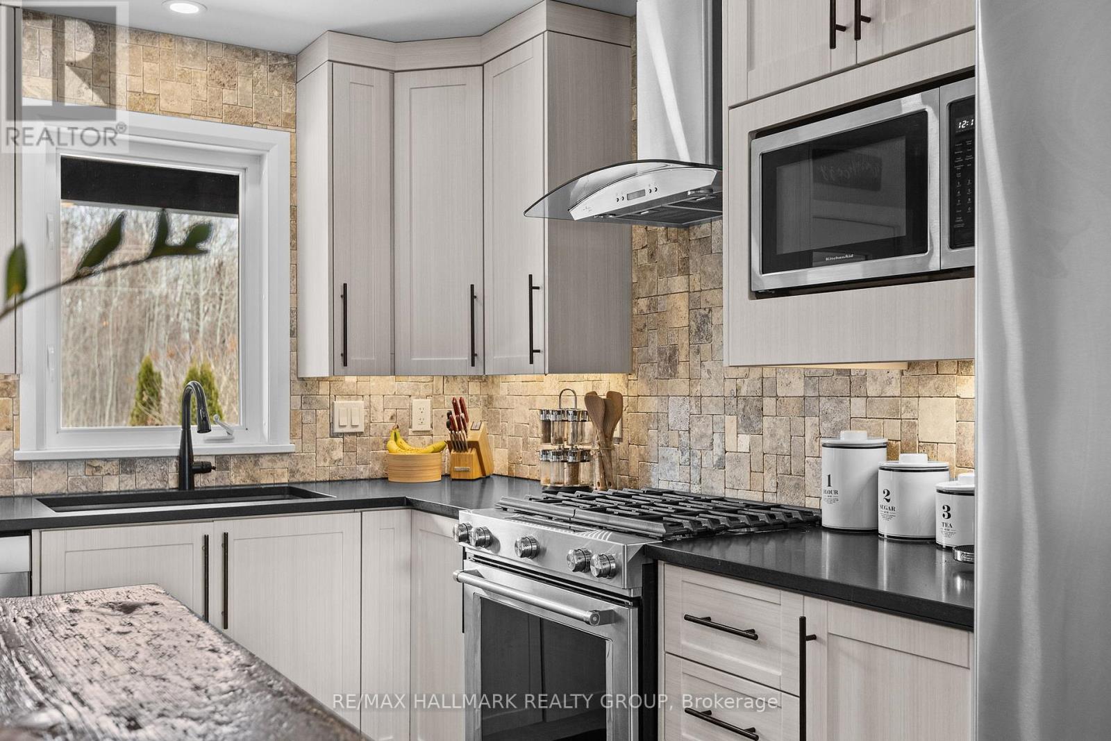 254 Pioneer Road, Russell, Ontario  K4R 0E1 - Photo 11 - X12924300