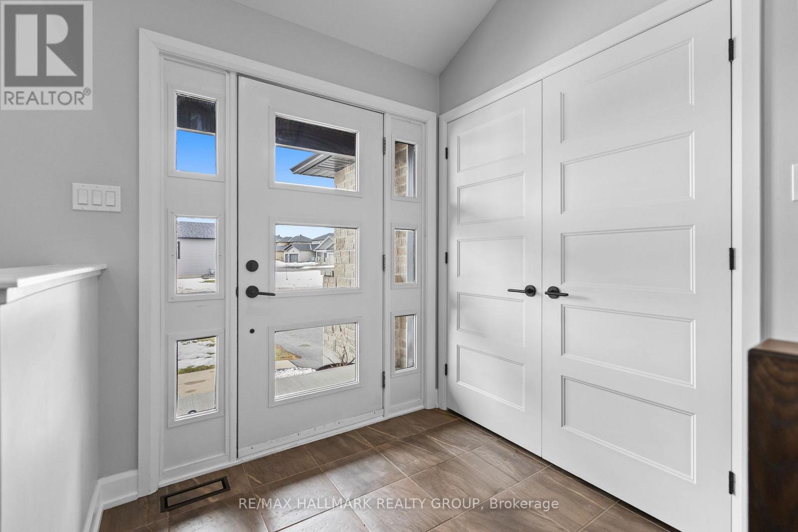 254 Pioneer Road, Russell, Ontario  K4R 0E1 - Photo 6 - X12924300