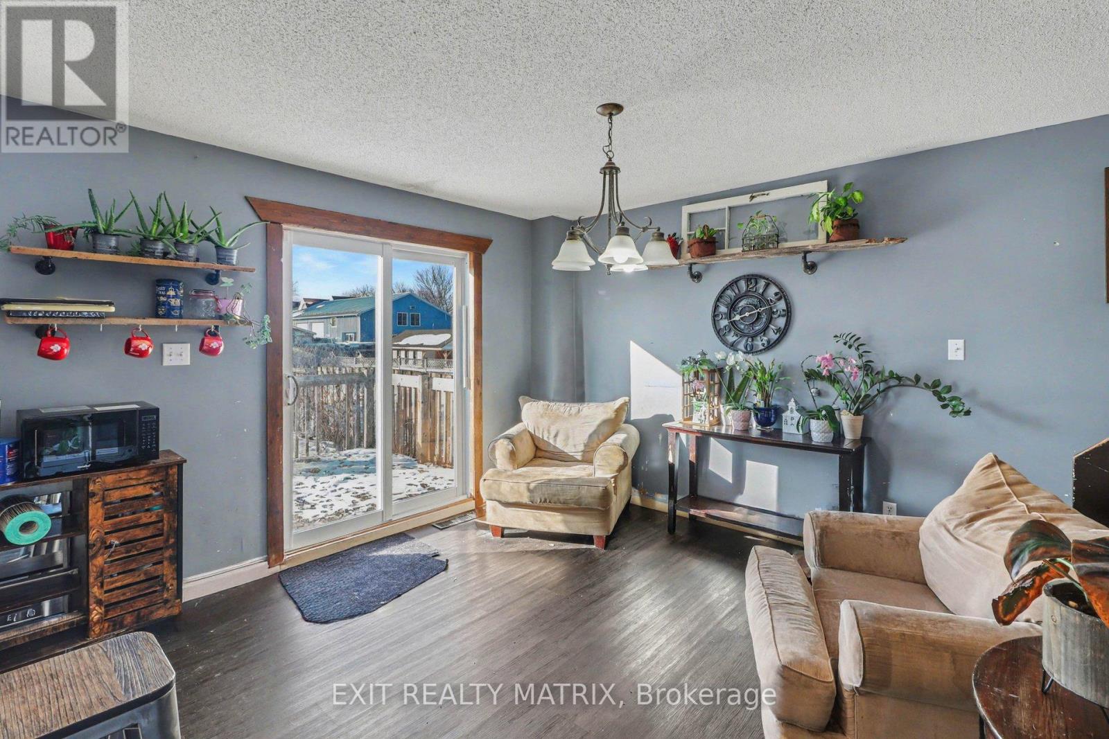 678 Paul Terrace, Clarence-Rockland, Ontario  K4K 1P8 - Photo 2 - X12924316