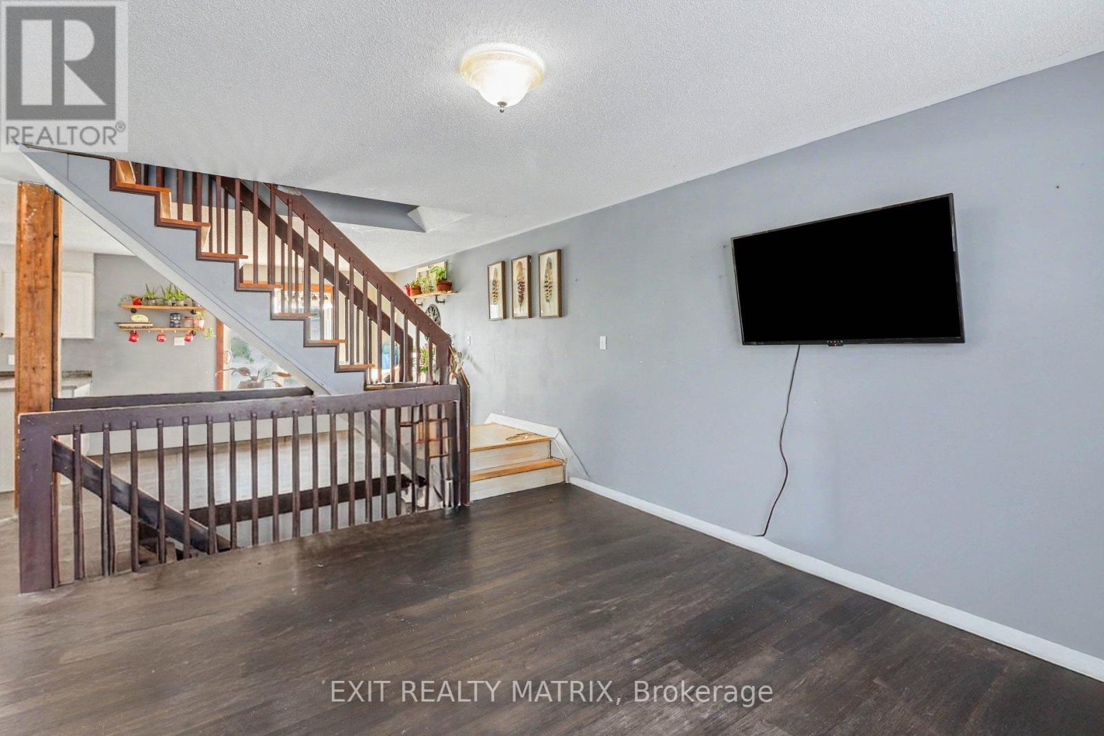 678 Paul Terrace, Clarence-Rockland, Ontario  K4K 1P8 - Photo 5 - X12924316