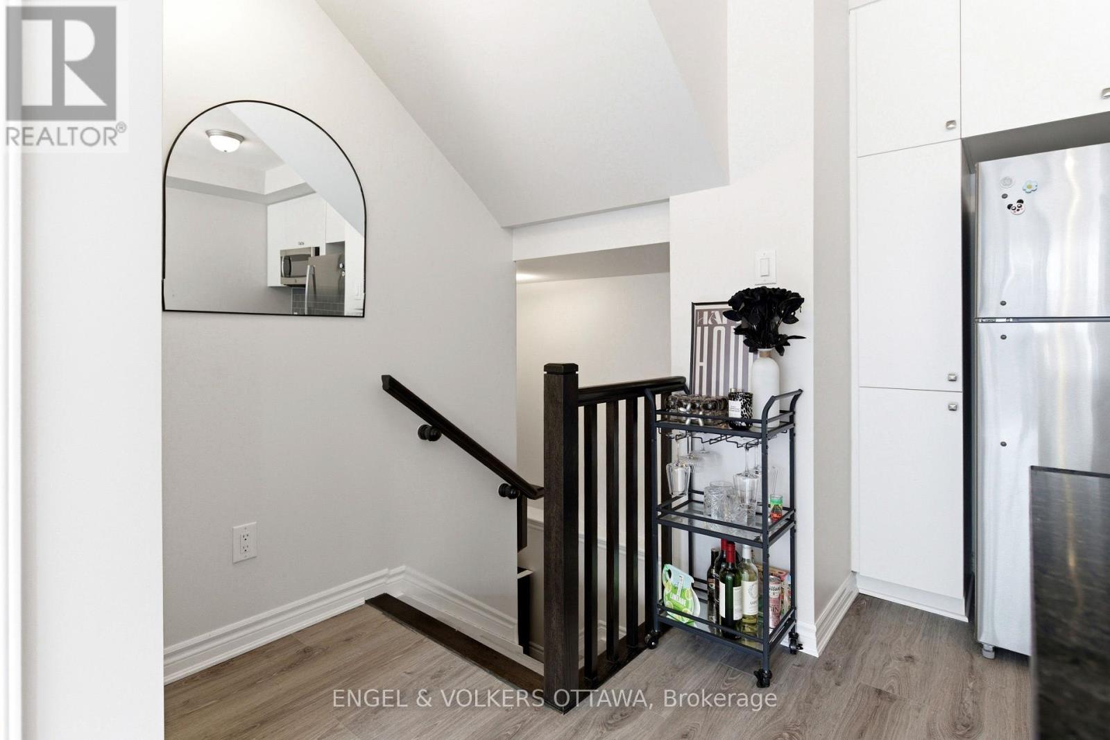 808 Kiniw Private, Ottawa, Ontario  K1K 5A4 - Photo 12 - X12924394