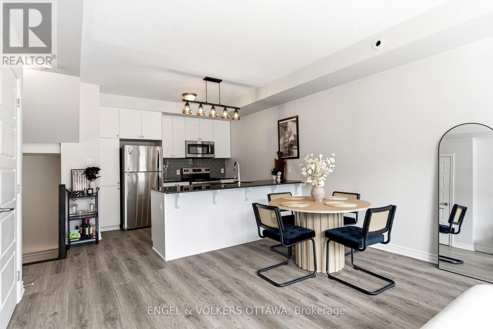 808 Kiniw Private, Ottawa, Ontario  K1K 5A4 - Photo 6 - X12924394