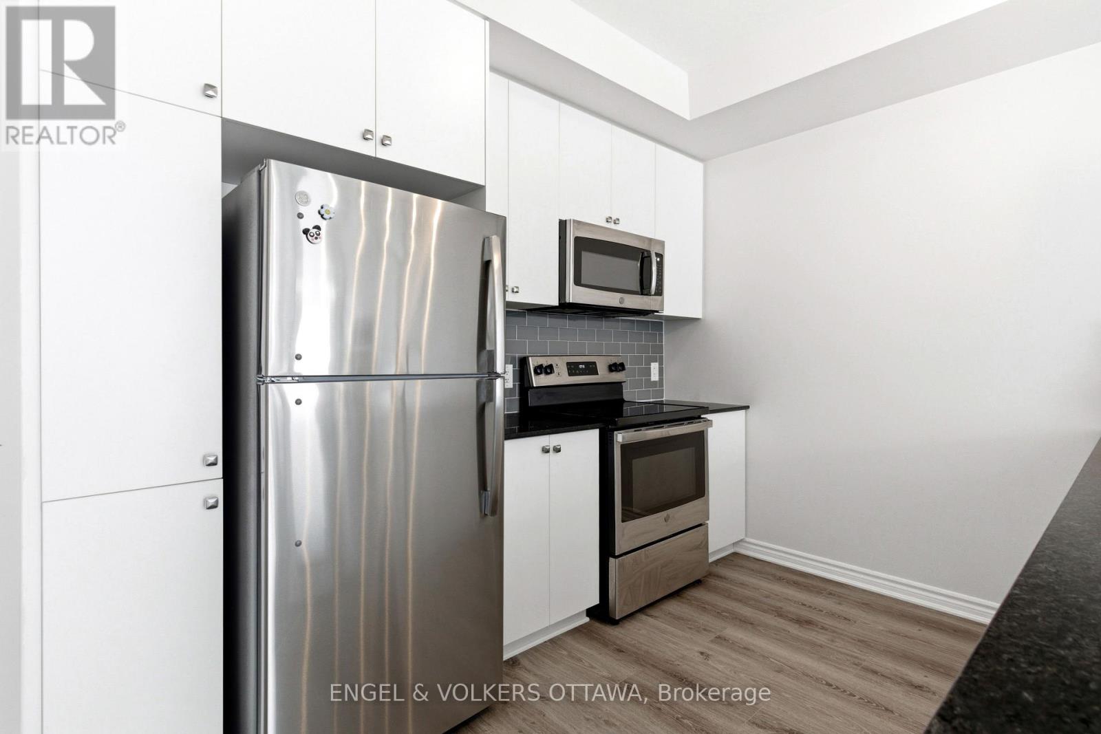 808 Kiniw Private, Ottawa, Ontario  K1K 5A4 - Photo 9 - X12924394