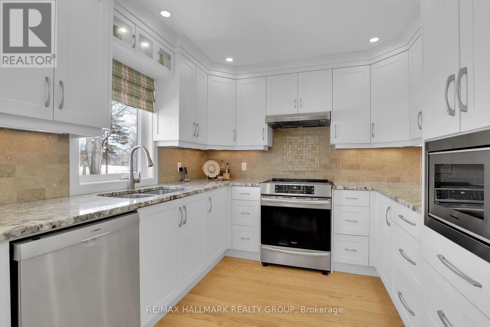 1589 Champneuf Drive, Ottawa, Ontario  K1C 6B6 - Photo 13 - X12924402