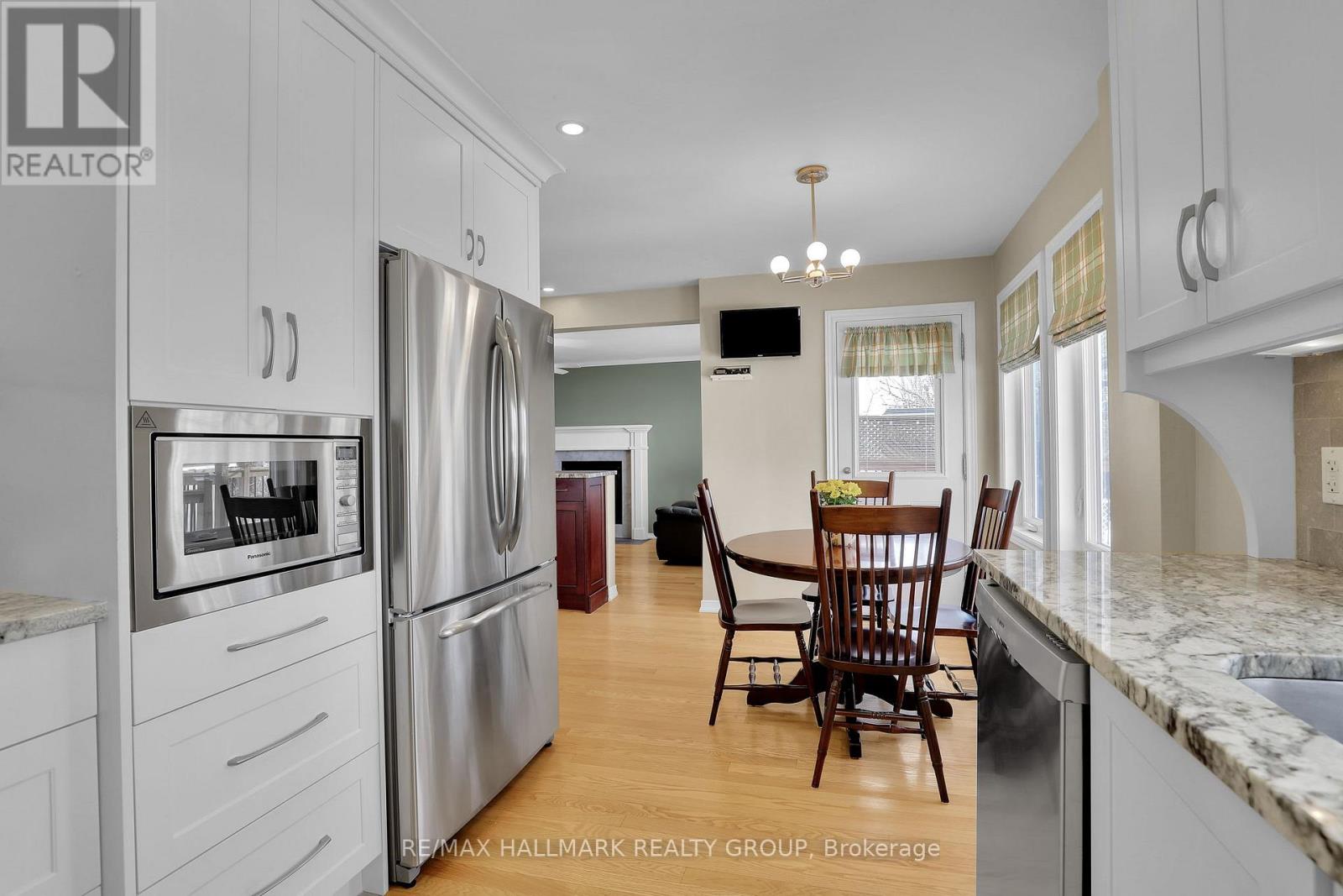 1589 Champneuf Drive, Ottawa, Ontario  K1C 6B6 - Photo 15 - X12924402