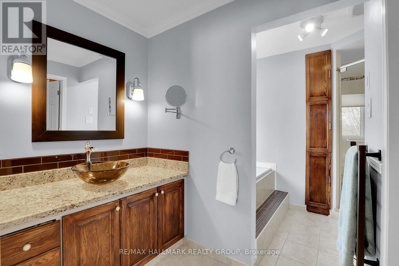 1589 Champneuf Drive, Ottawa, Ontario  K1C 6B6 - Photo 25 - X12924402