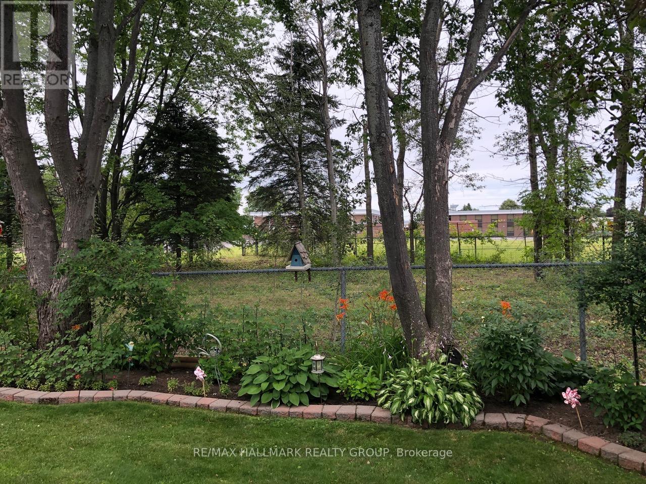 1589 Champneuf Drive, Ottawa, Ontario  K1C 6B6 - Photo 39 - X12924402