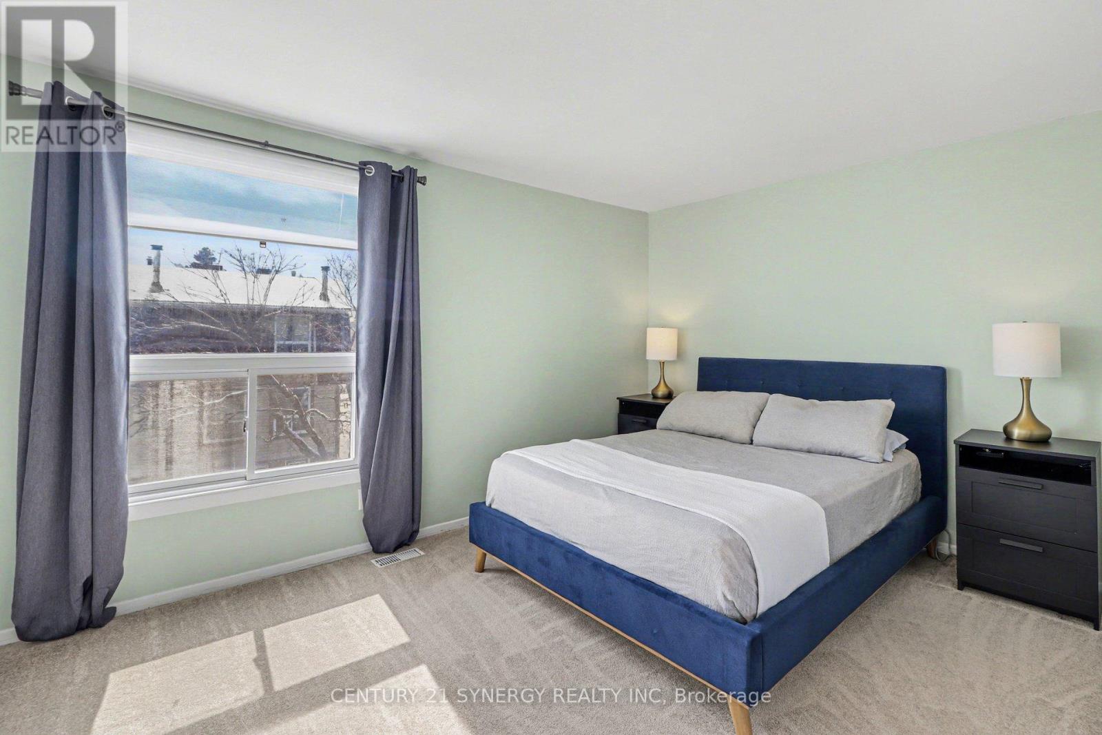 2004 Greenway Park Lane, Ottawa, Ontario  K1B 5A8 - Photo 17 - X12924406