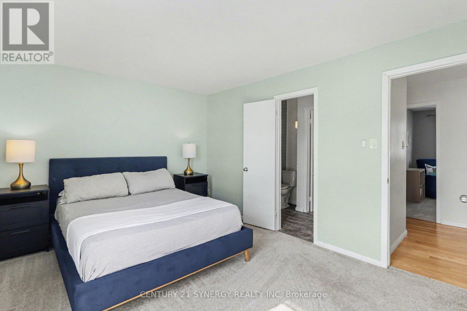 2004 Greenway Park Lane, Ottawa, Ontario  K1B 5A8 - Photo 18 - X12924406