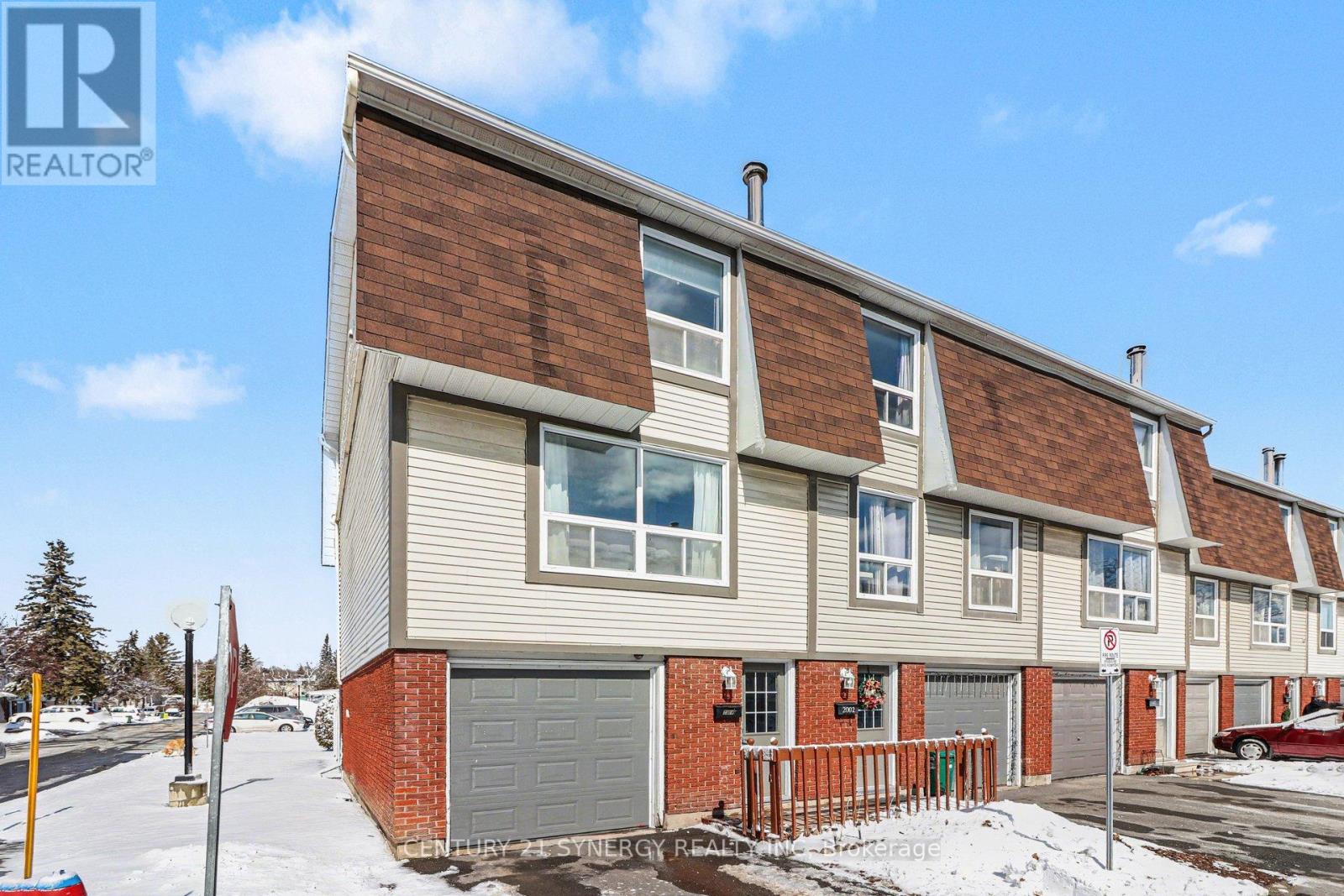 2004 Greenway Park Lane, Ottawa, Ontario  K1B 5A8 - Photo 2 - X12924406