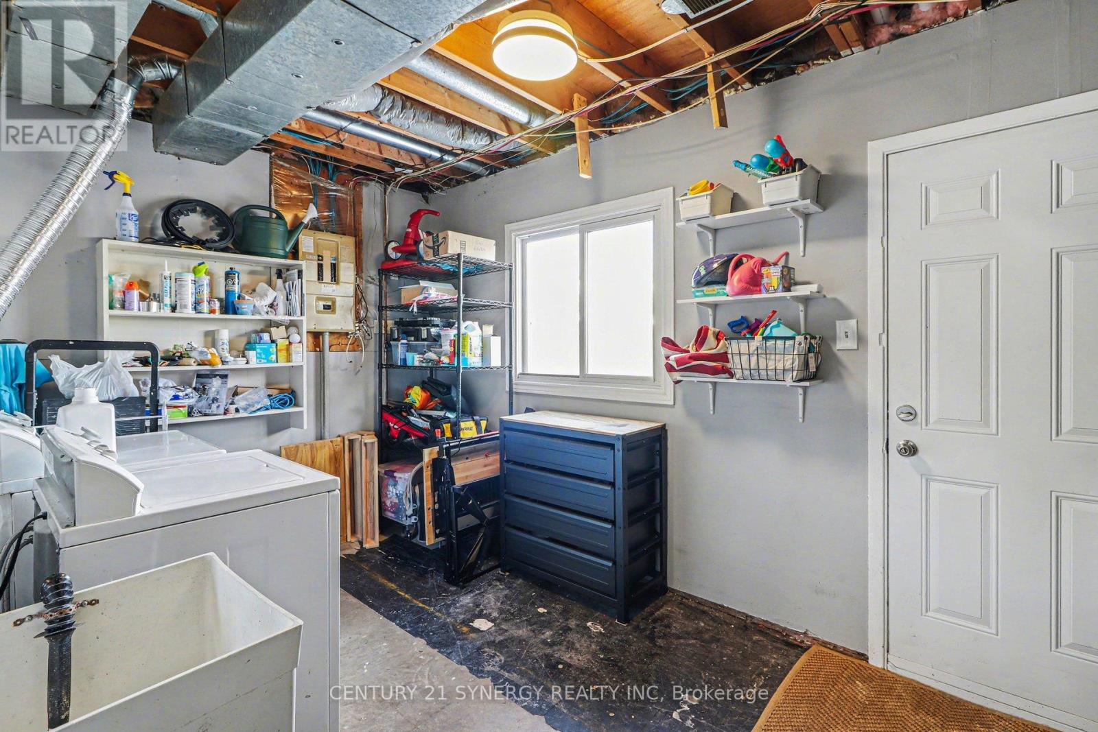 2004 Greenway Park Lane, Ottawa, Ontario  K1B 5A8 - Photo 25 - X12924406