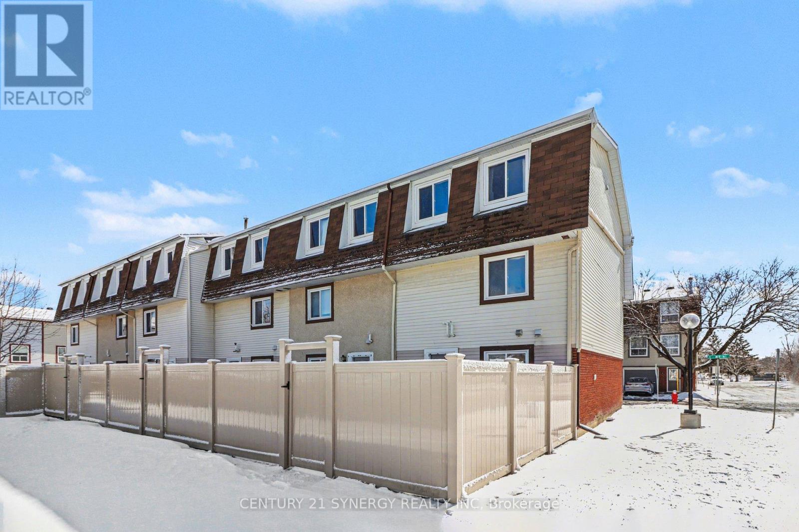 2004 Greenway Park Lane, Ottawa, Ontario  K1B 5A8 - Photo 28 - X12924406