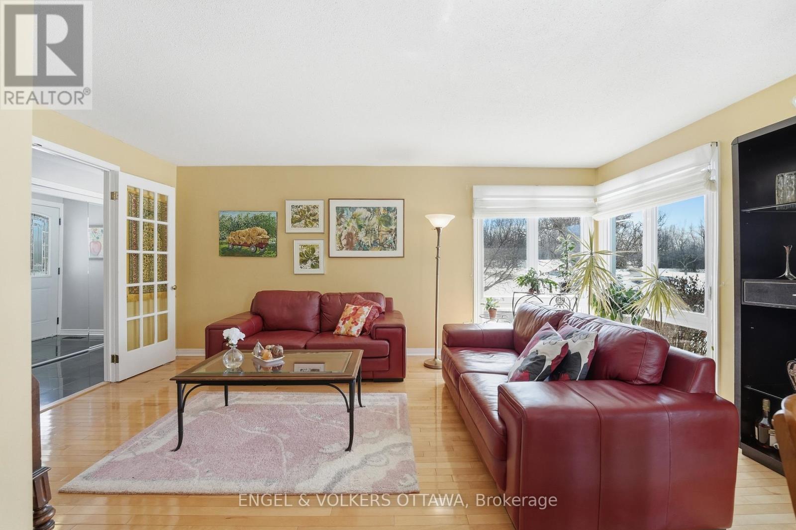 113 Benlea Drive, Ottawa, Ontario  K2G 3V3 - Photo 10 - X12924408