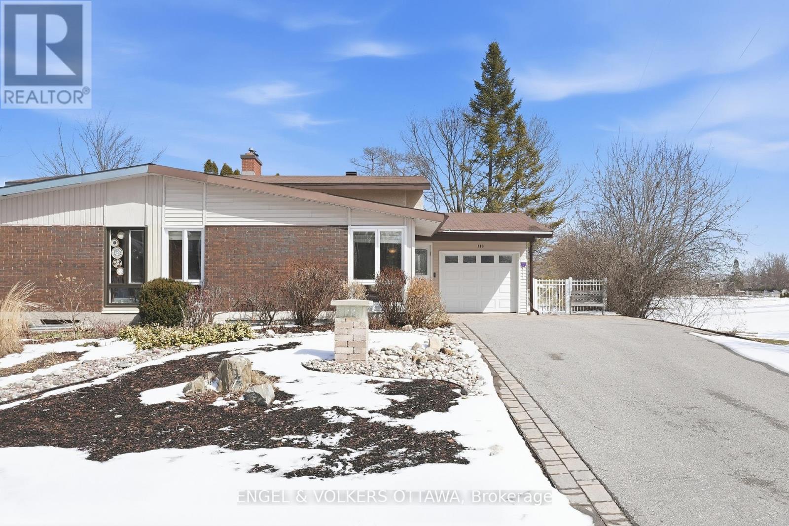 113 Benlea Drive, Ottawa, Ontario  K2G 3V3 - Photo 2 - X12924408