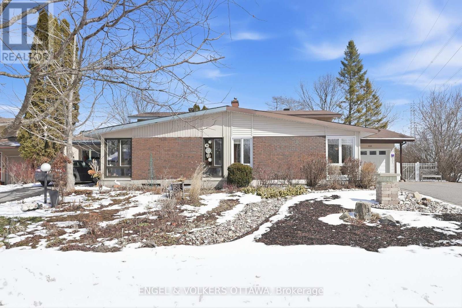 113 Benlea Drive, Ottawa, Ontario  K2G 3V3 - Photo 3 - X12924408