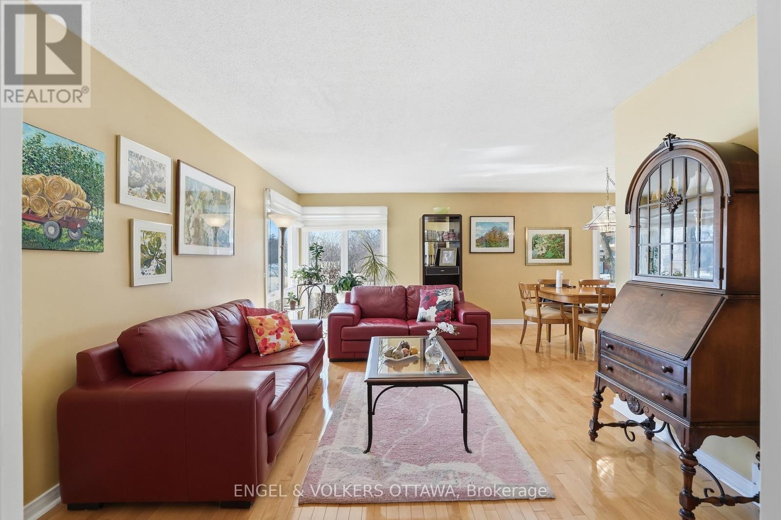 113 Benlea Drive, Ottawa, Ontario  K2G 3V3 - Photo 8 - X12924408