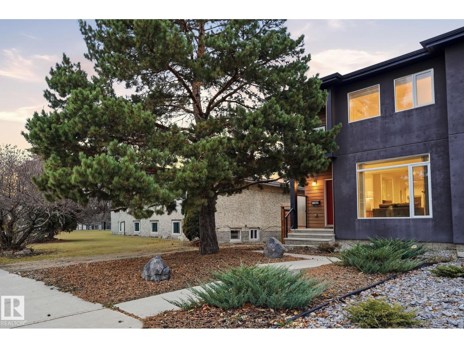 11434 71 AV NW, Edmonton, Alberta