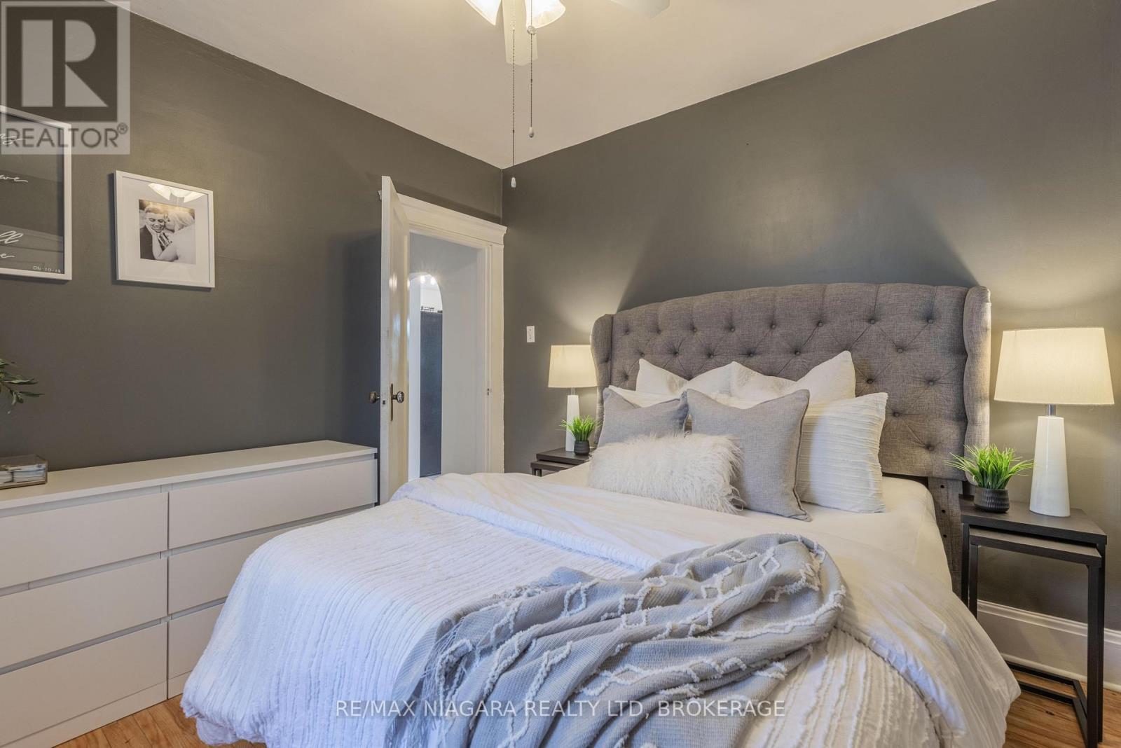 19 Linden Street, St. Catharines, Ontario  L2R 1H4 - Photo 13 - X12924184