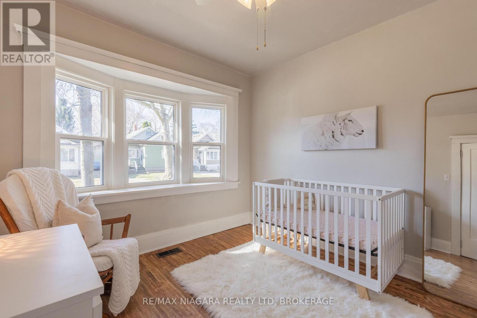 19 Linden Street, St. Catharines, Ontario  L2R 1H4 - Photo 17 - X12924184