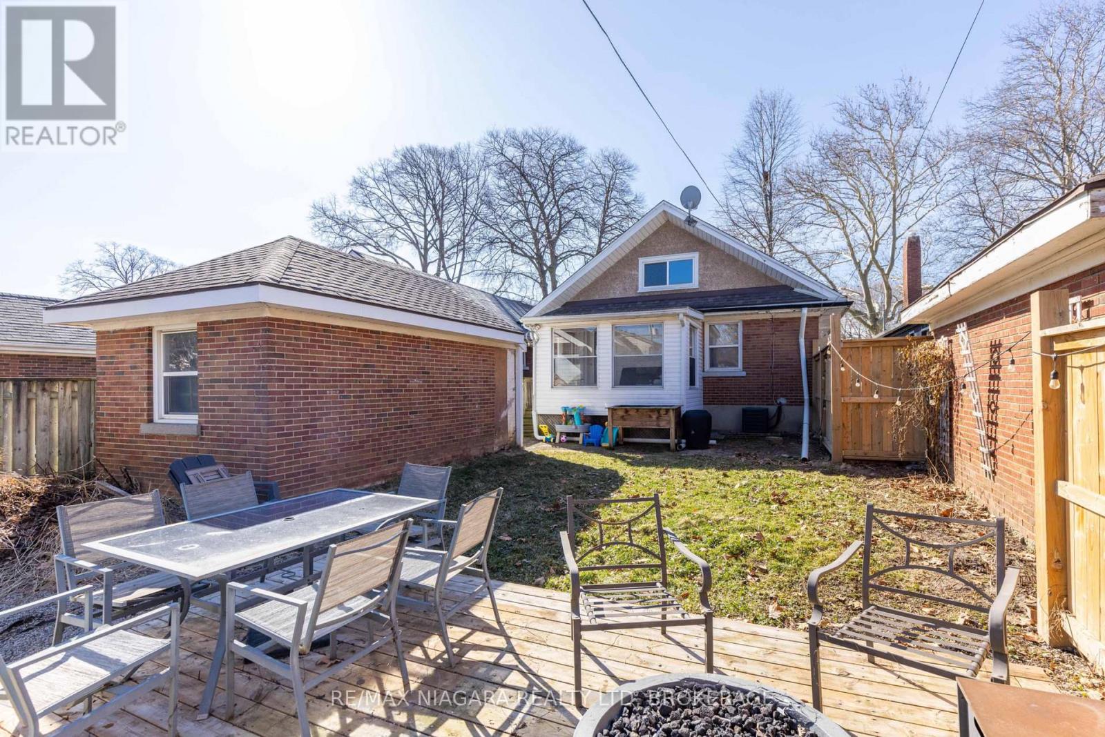 19 Linden Street, St. Catharines, Ontario  L2R 1H4 - Photo 22 - X12924184