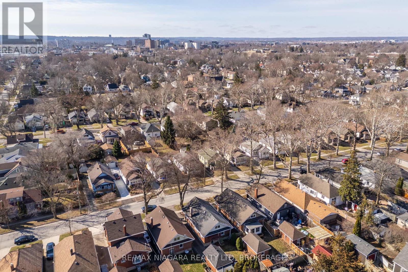 19 Linden Street, St. Catharines, Ontario  L2R 1H4 - Photo 24 - X12924184