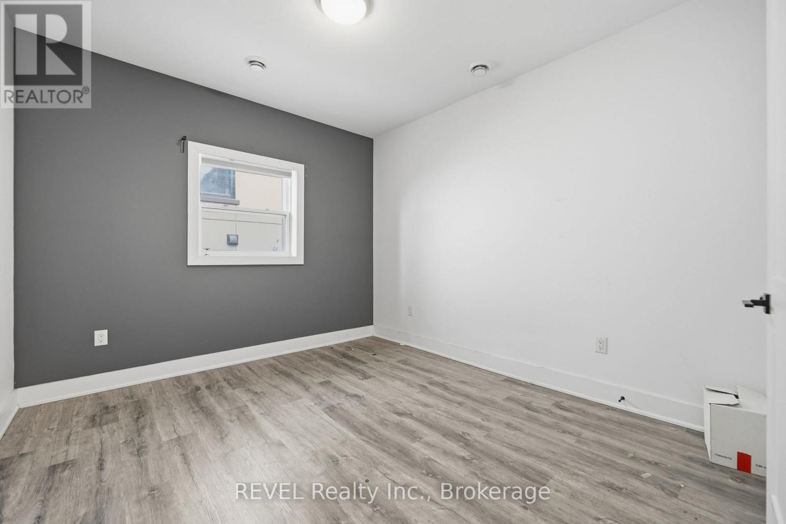 2 - 14 Front Street N, Thorold, Ontario  L2V 1X4 - Photo 12 - X12924258