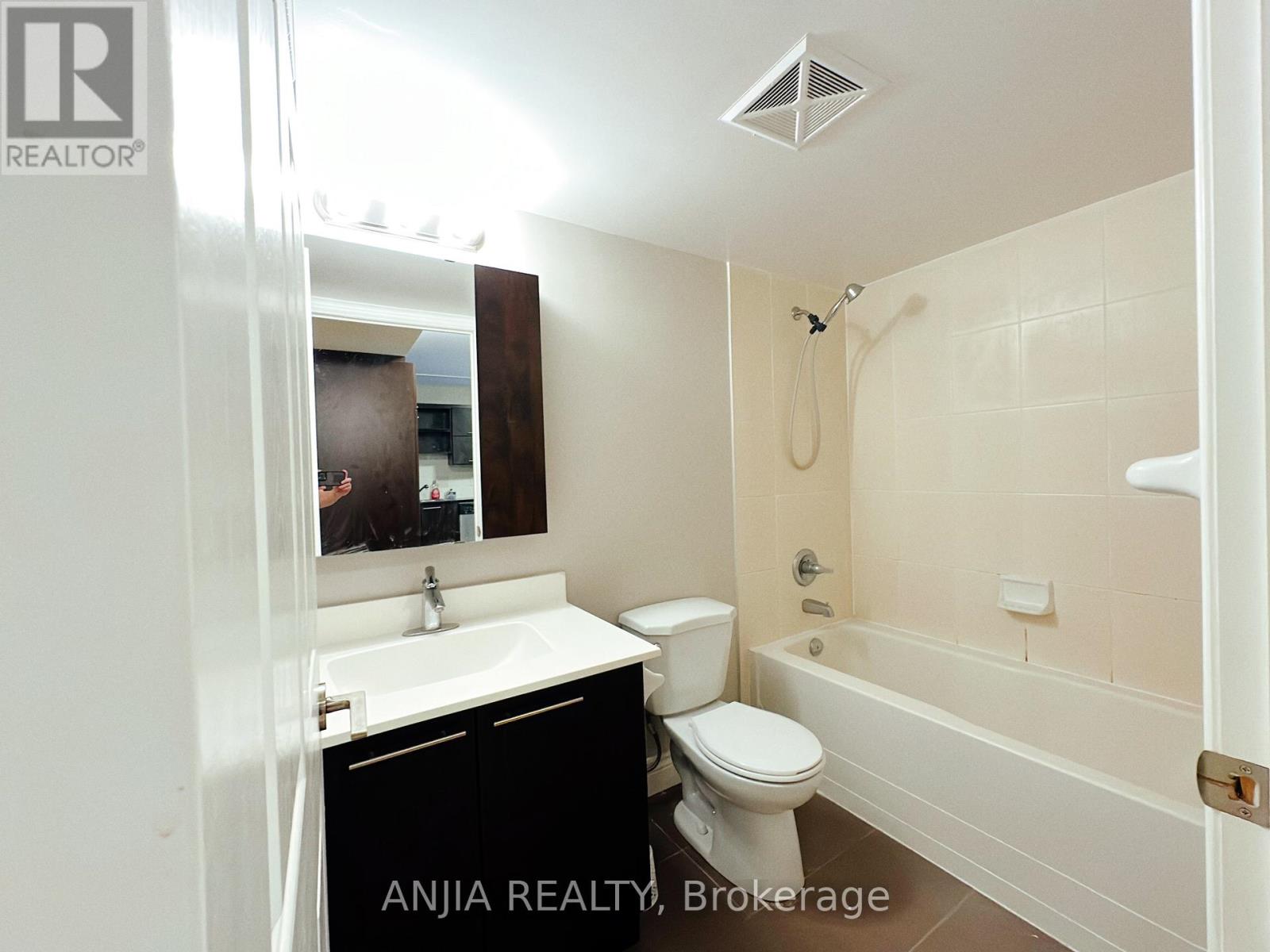 219a - 39 Galleria Parkway, Markham, Ontario  L3T 0A6 - Photo 9 - N12924090