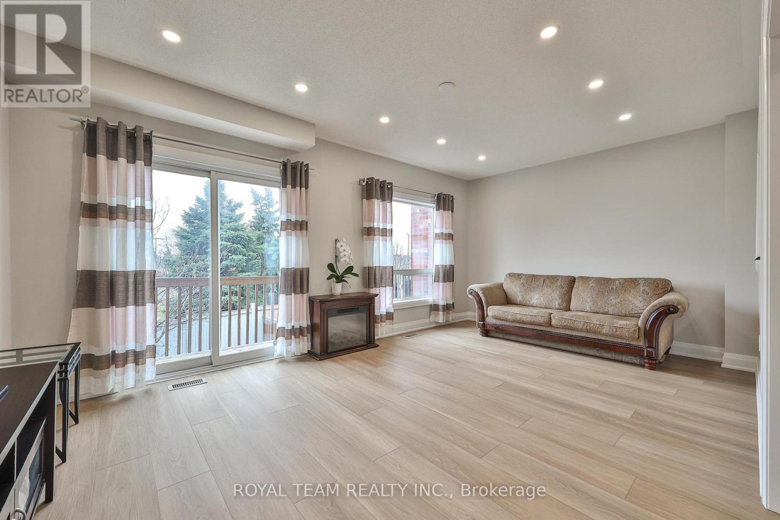 11 Jarrett Court, Vaughan, Ontario  L6A 3W4 - Photo 11 - N12924096