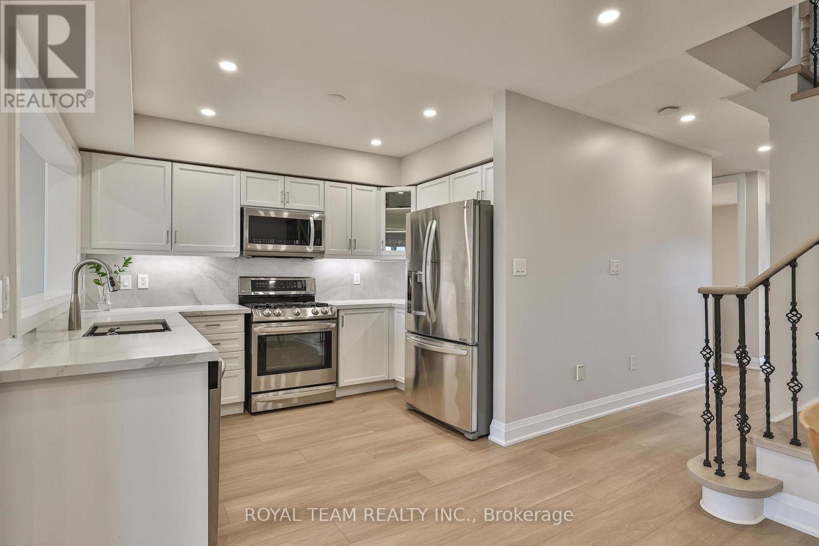 11 Jarrett Court, Vaughan, Ontario  L6A 3W4 - Photo 18 - N12924096