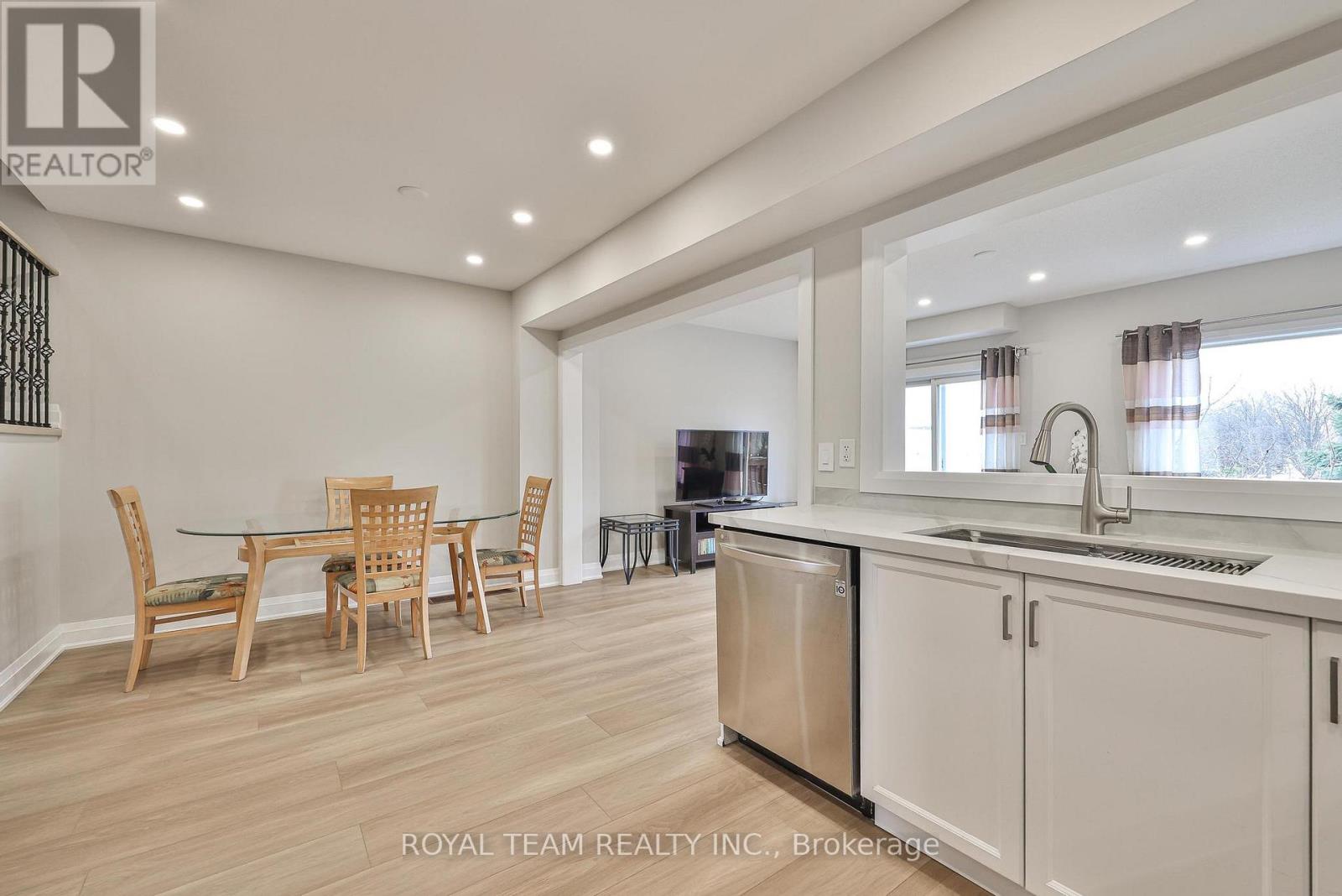 11 Jarrett Court, Vaughan, Ontario  L6A 3W4 - Photo 19 - N12924096