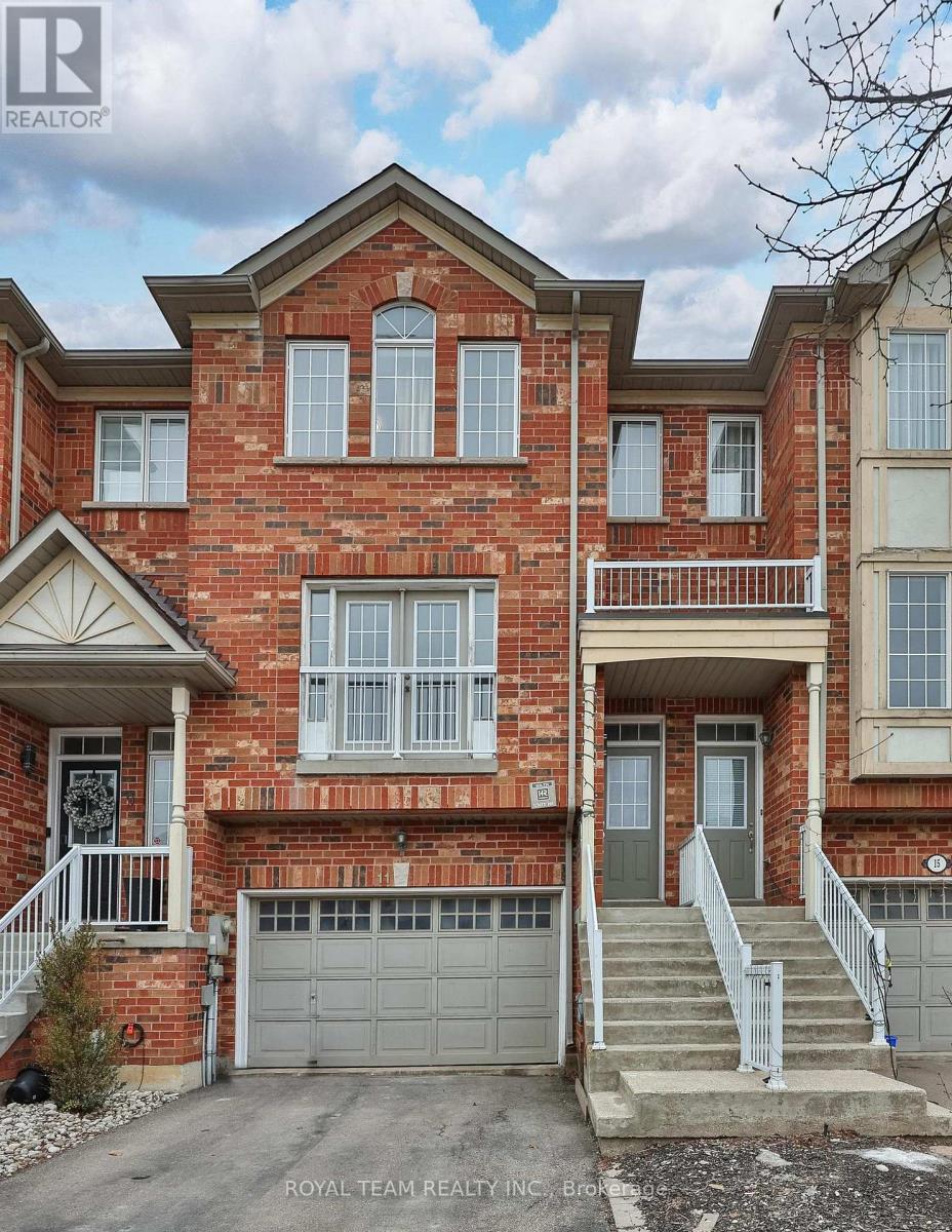 11 Jarrett Court, Vaughan, Ontario  L6A 3W4 - Photo 2 - N12924096