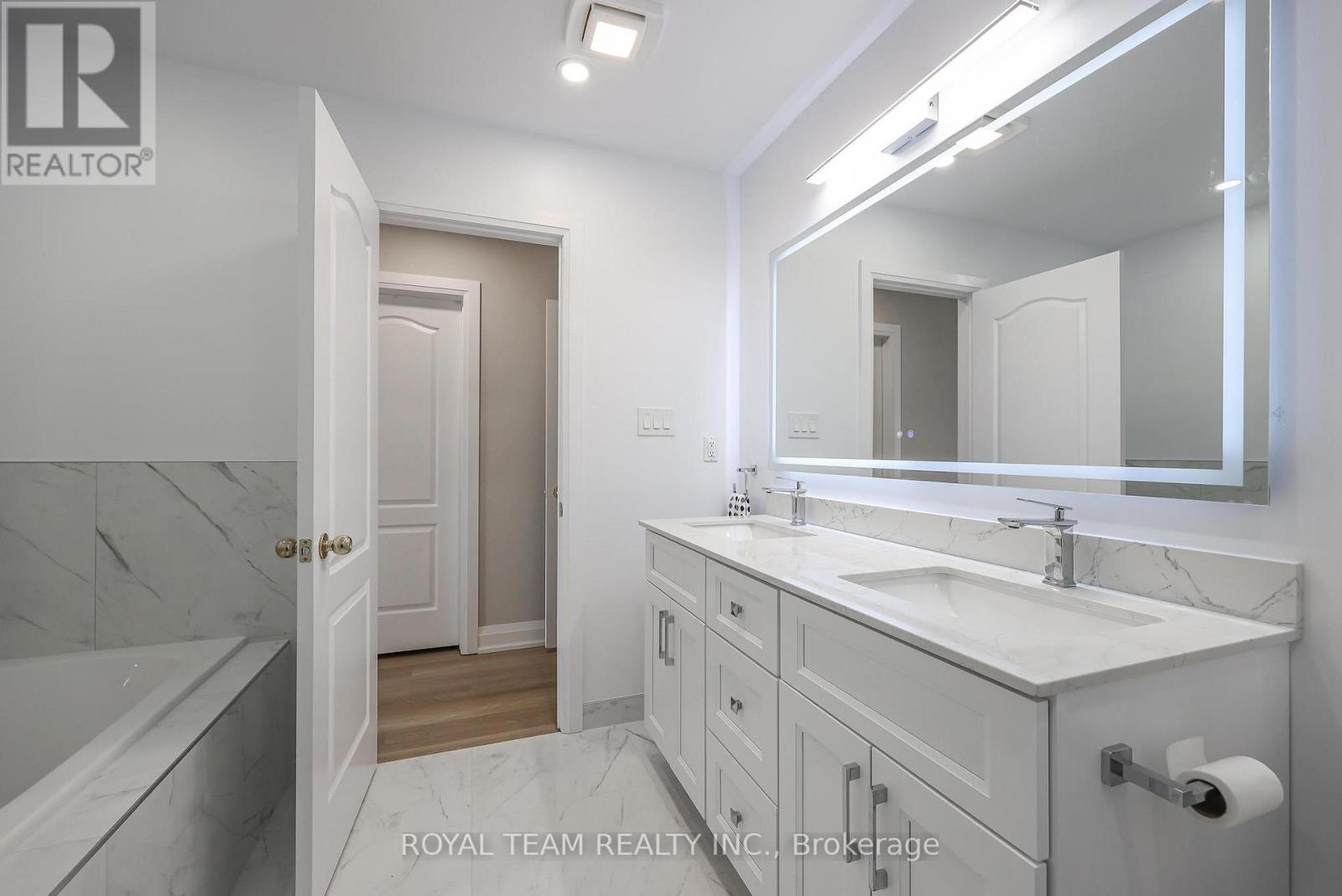 11 Jarrett Court, Vaughan, Ontario  L6A 3W4 - Photo 33 - N12924096