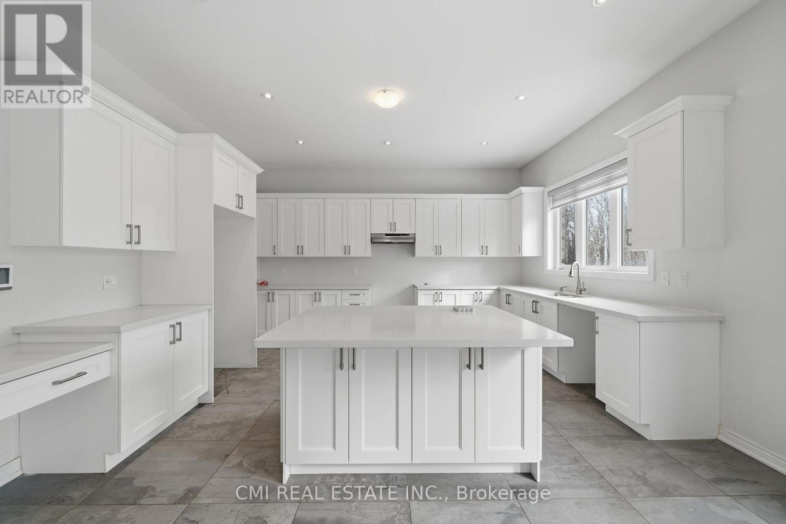 1659 Emberton Way, Innisfil, Ontario  L9S 0N4 - Photo 12 - N12924134