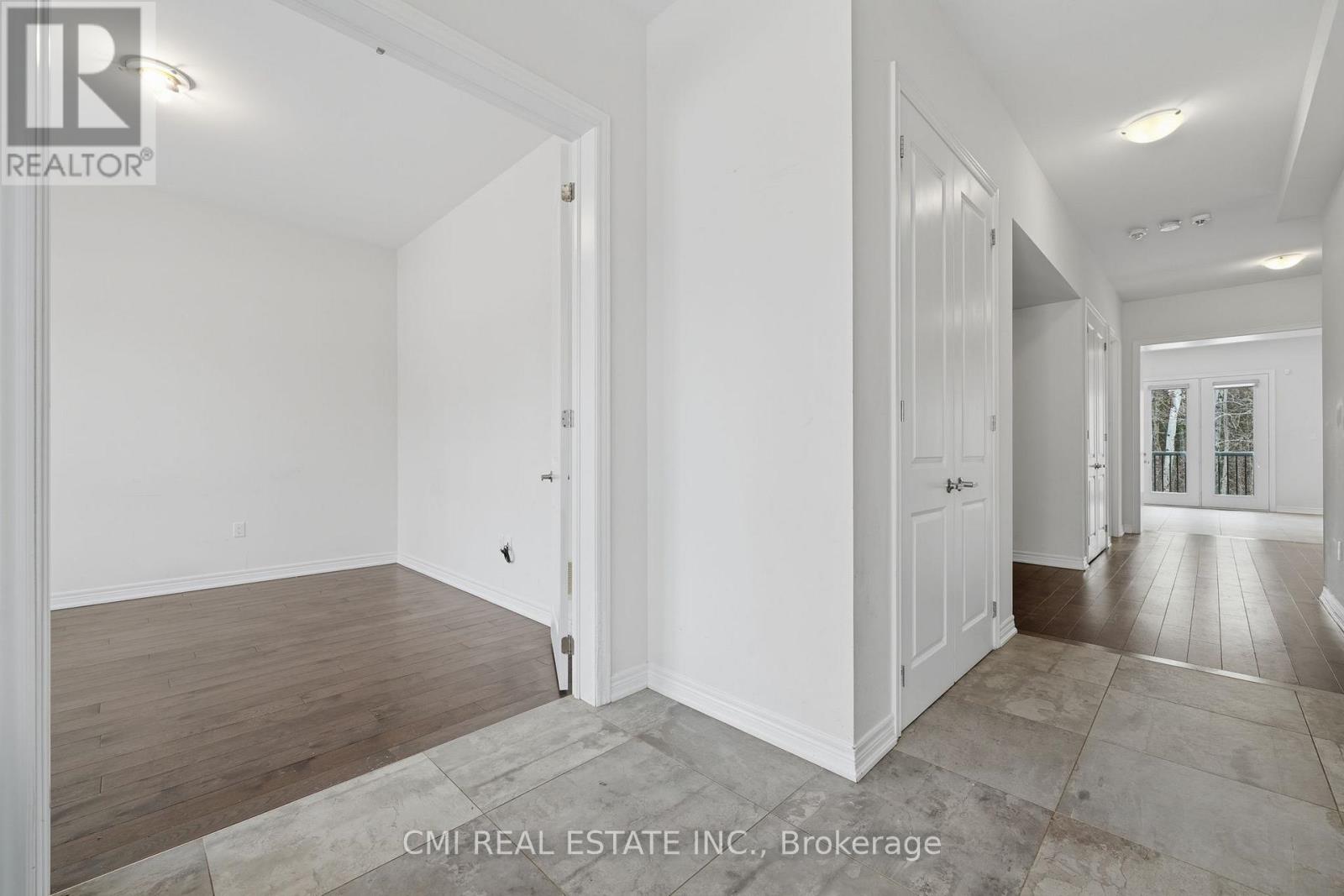 1659 Emberton Way, Innisfil, Ontario  L9S 0N4 - Photo 7 - N12924134