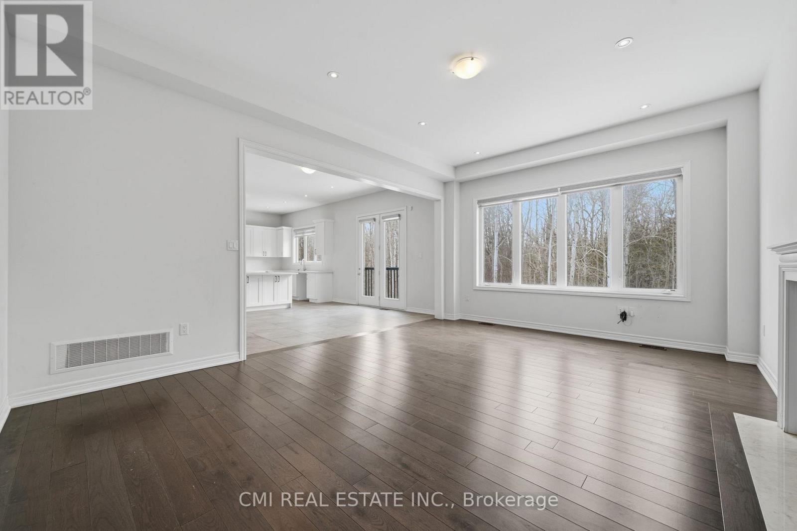 1659 Emberton Way, Innisfil, Ontario  L9S 0N4 - Photo 9 - N12924134