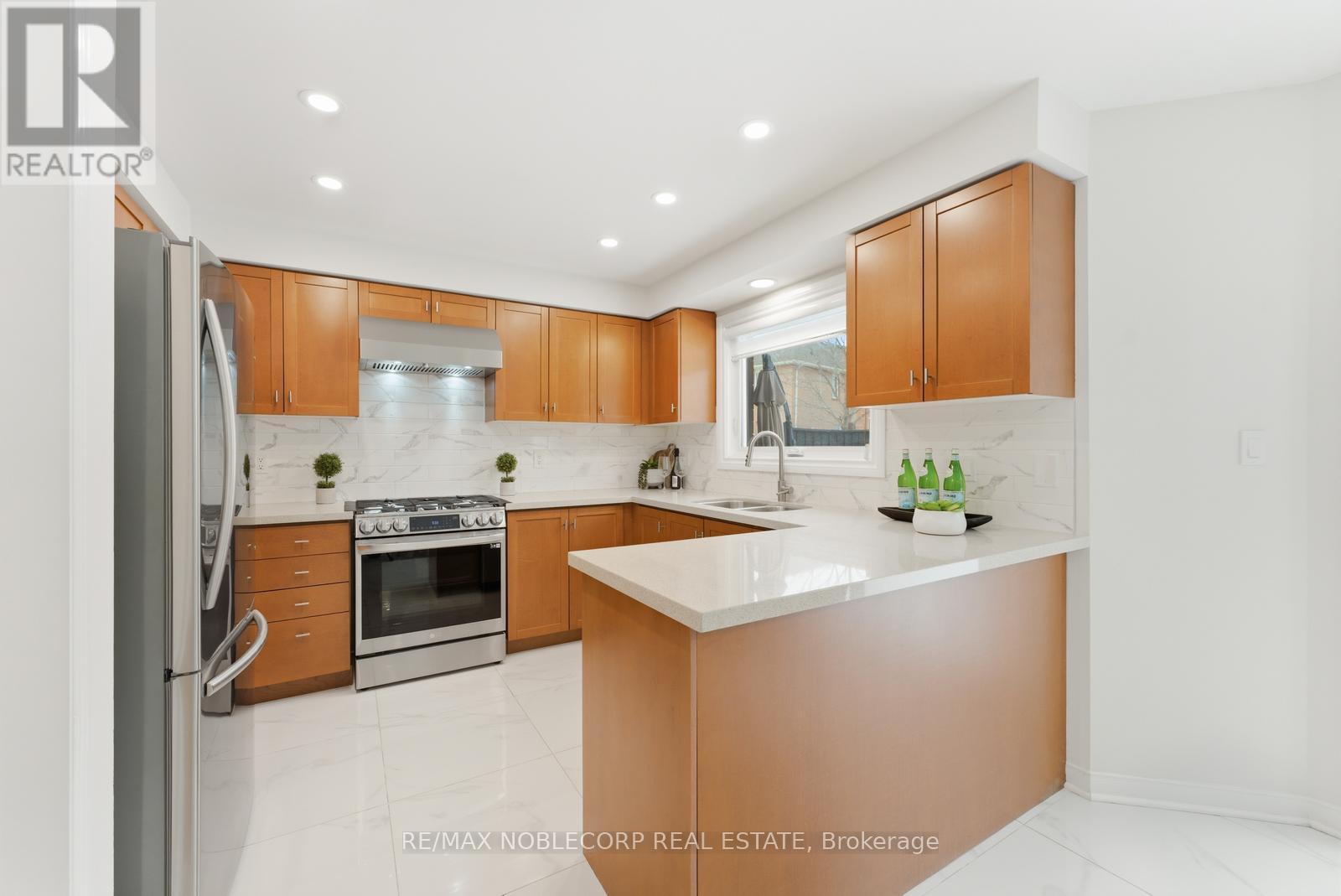 27 Treasure Road, Vaughan, Ontario  L6A 2Y7 - Photo 17 - N12924230