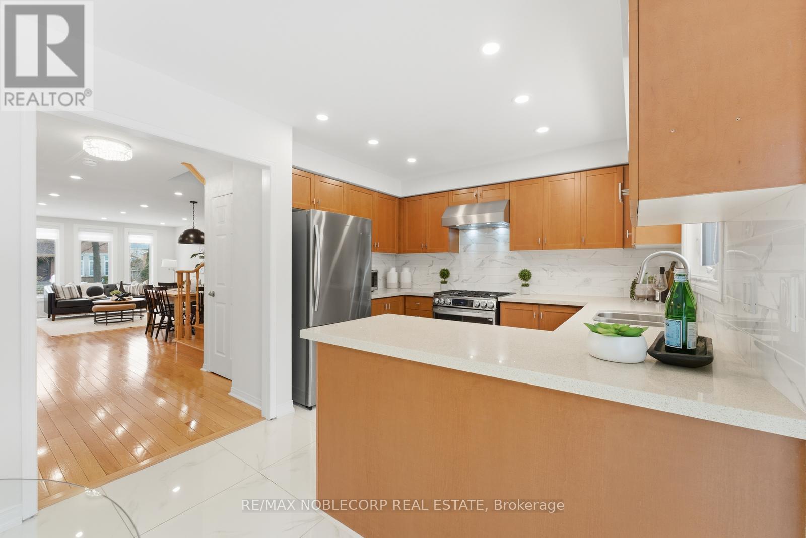 27 Treasure Road, Vaughan, Ontario  L6A 2Y7 - Photo 21 - N12924230