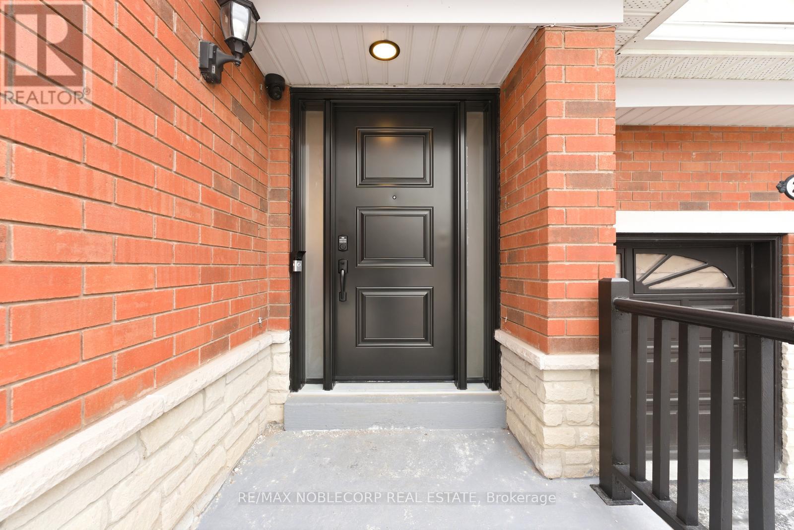 27 Treasure Road, Vaughan, Ontario  L6A 2Y7 - Photo 7 - N12924230