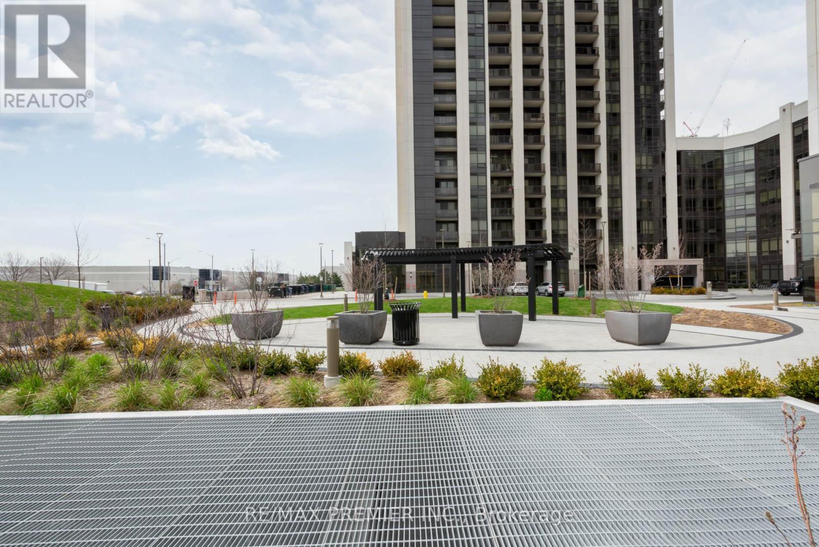 909 - 9085 Jane Street, Vaughan, Ontario L4K 0L8 - Photo 42 - N12924240