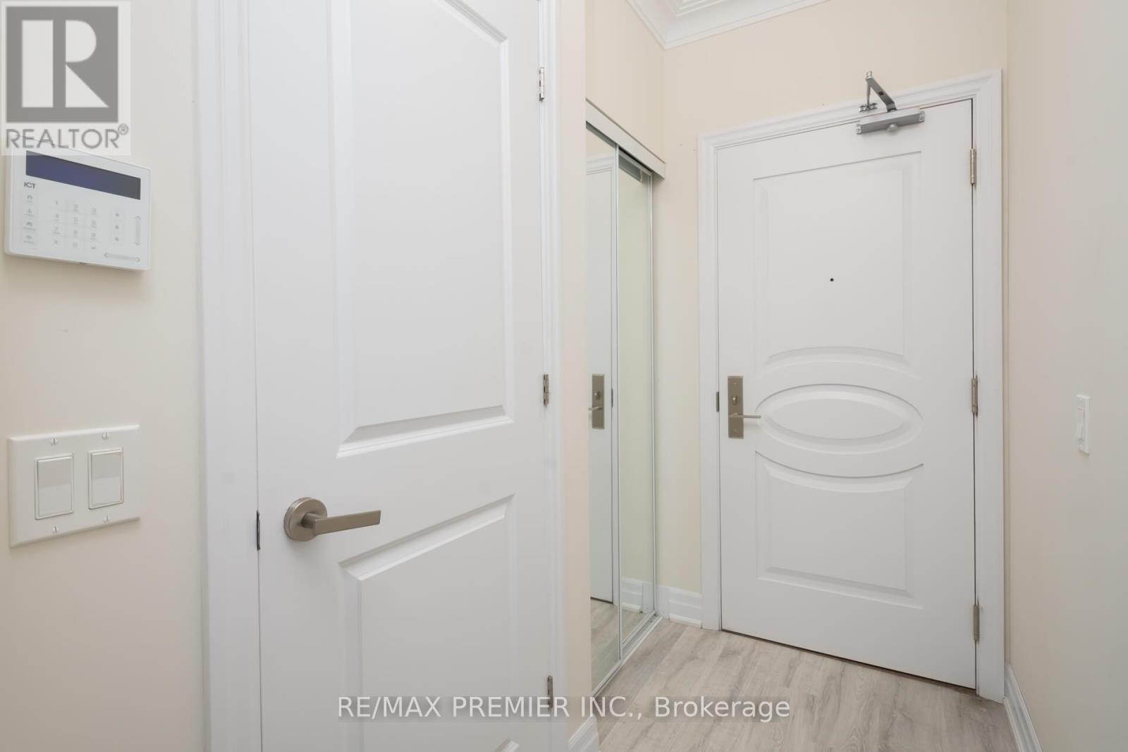 909 - 9085 Jane Street, Vaughan, Ontario L4K 0L8 - Photo 8 - N12924240